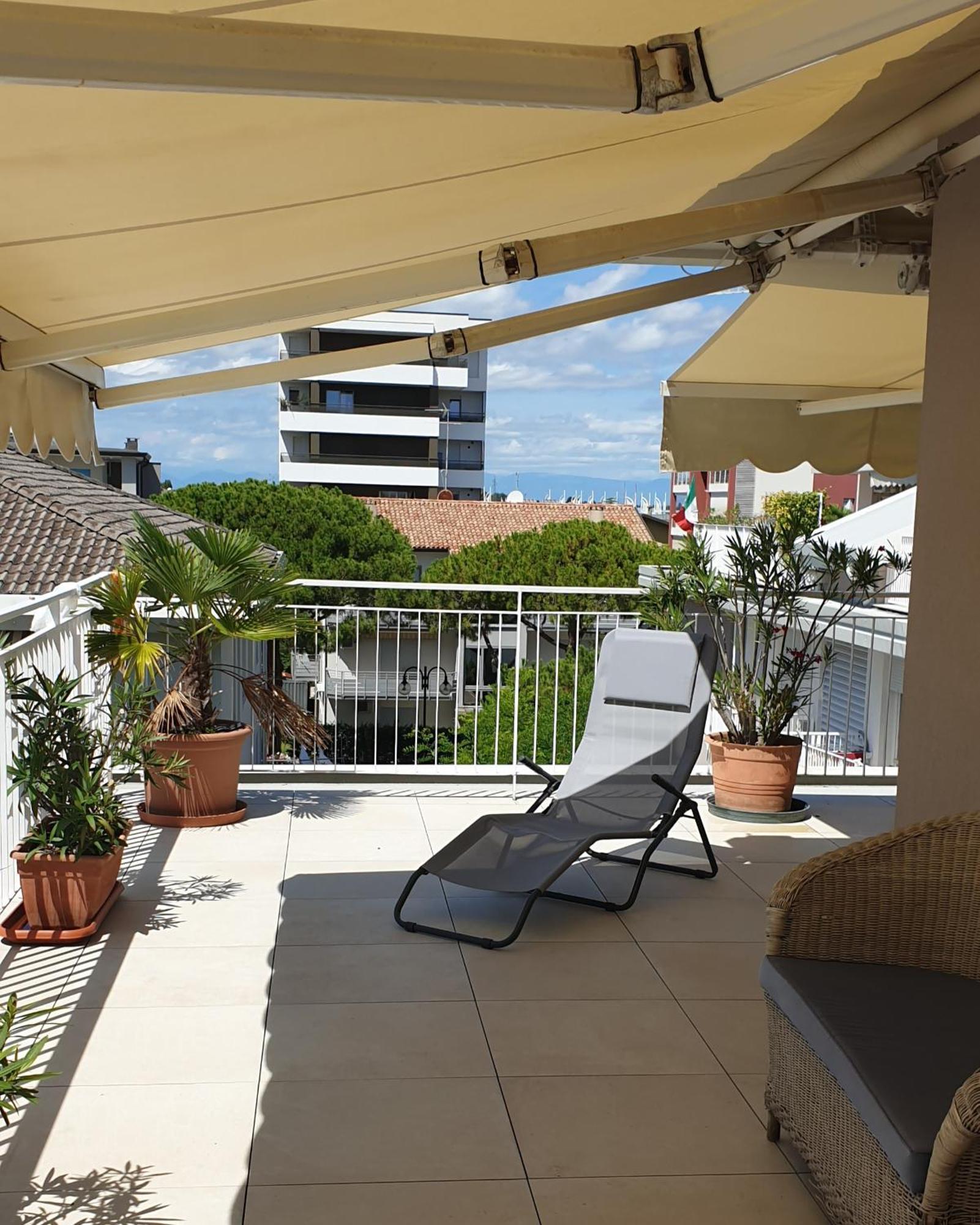 Attico Alghe Rosse Lido